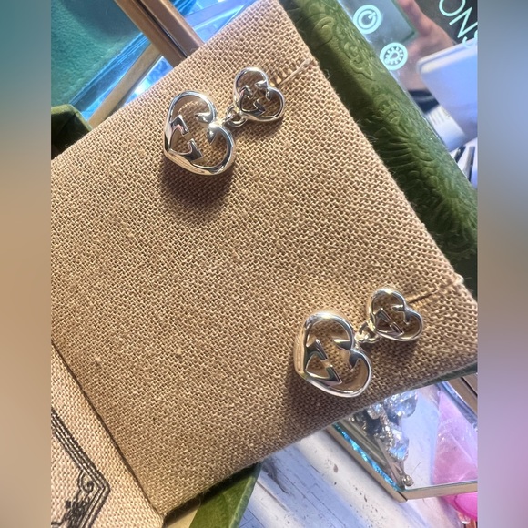 Gucci Britt double G heart drop earrings. - Picture 3 of 6